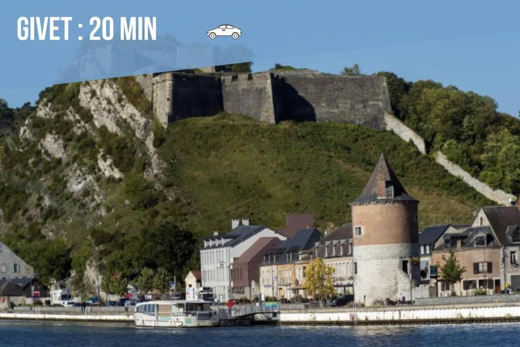Laissez-vous Enchanter Par La Vallee De La Meuse Casa de Férias *